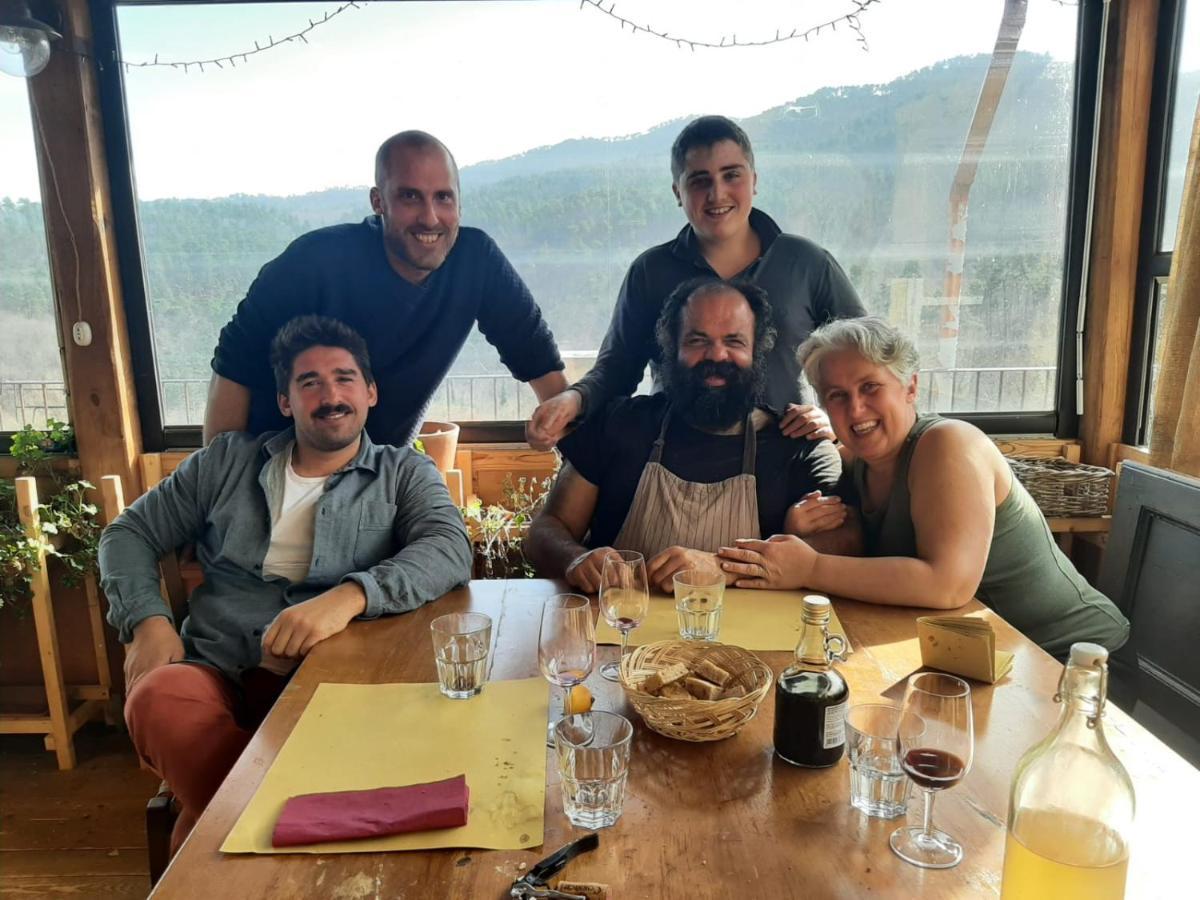 Agriturismo Di Charme E Ristorante Stallato Il Filo Di Paglia Карро Экстерьер фото