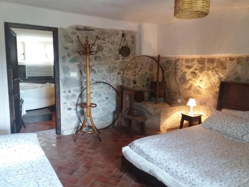 Agriturismo Di Charme E Ristorante Stallato Il Filo Di Paglia Карро Экстерьер фото