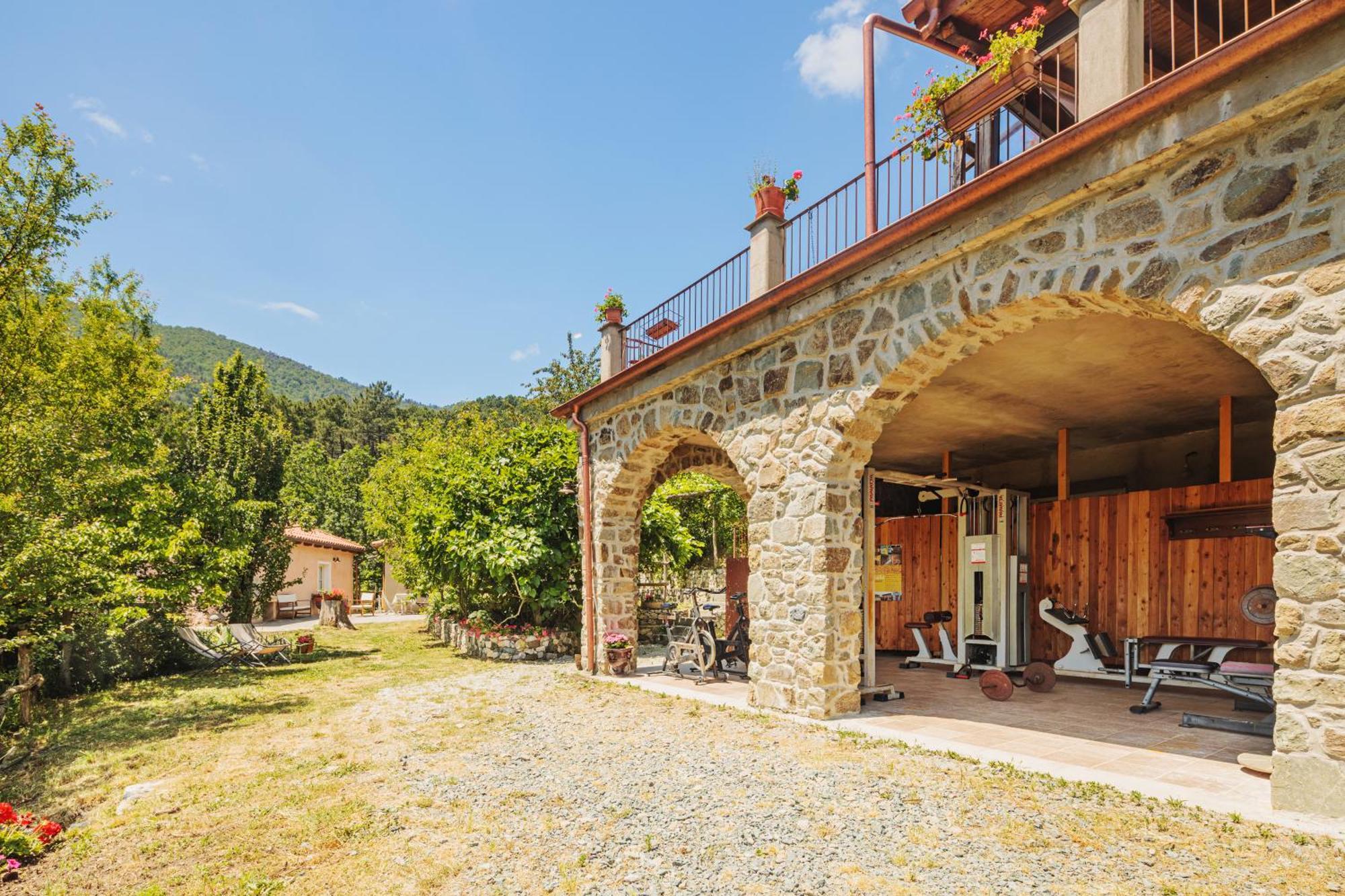 Agriturismo Di Charme E Ristorante Stallato Il Filo Di Paglia Карро Экстерьер фото